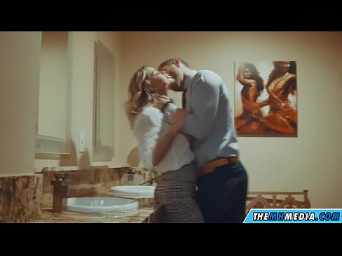 ❤️ Вақте ки як малламуй busty шумо дар як ҳоҷатхона ҷамъиятӣ seduces ❤ Порнои мақъад дар порно tg.dewporn.ru ❌️❤